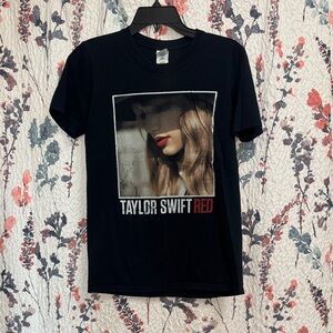 Taylor Swift Red Tour 2013 Graphic T-Shirt